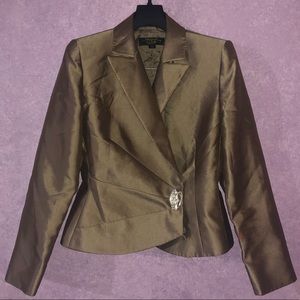 Gold Tahari Arthur S. Levine Luxe Petite SS